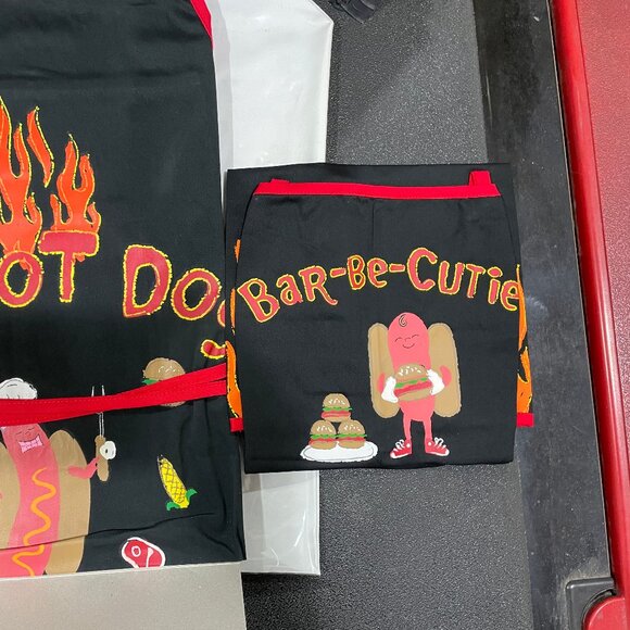 VTG NIP 2PC Adult & Child Apron Set - Man or Woman & Boy or Girl Bar-Be-Cue BBQ - Picture 7 of 9